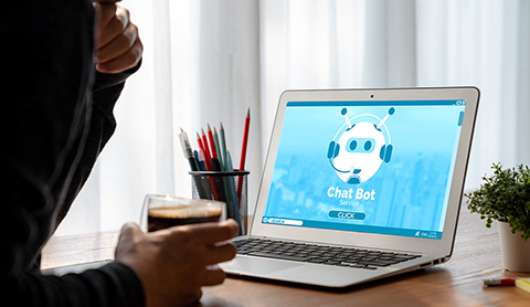 問い合わせ対応業務の負担軽減に AIチャットボットサービスを紹介